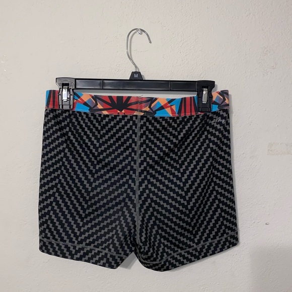 Patterned Nike pros - Picture 2 of 2